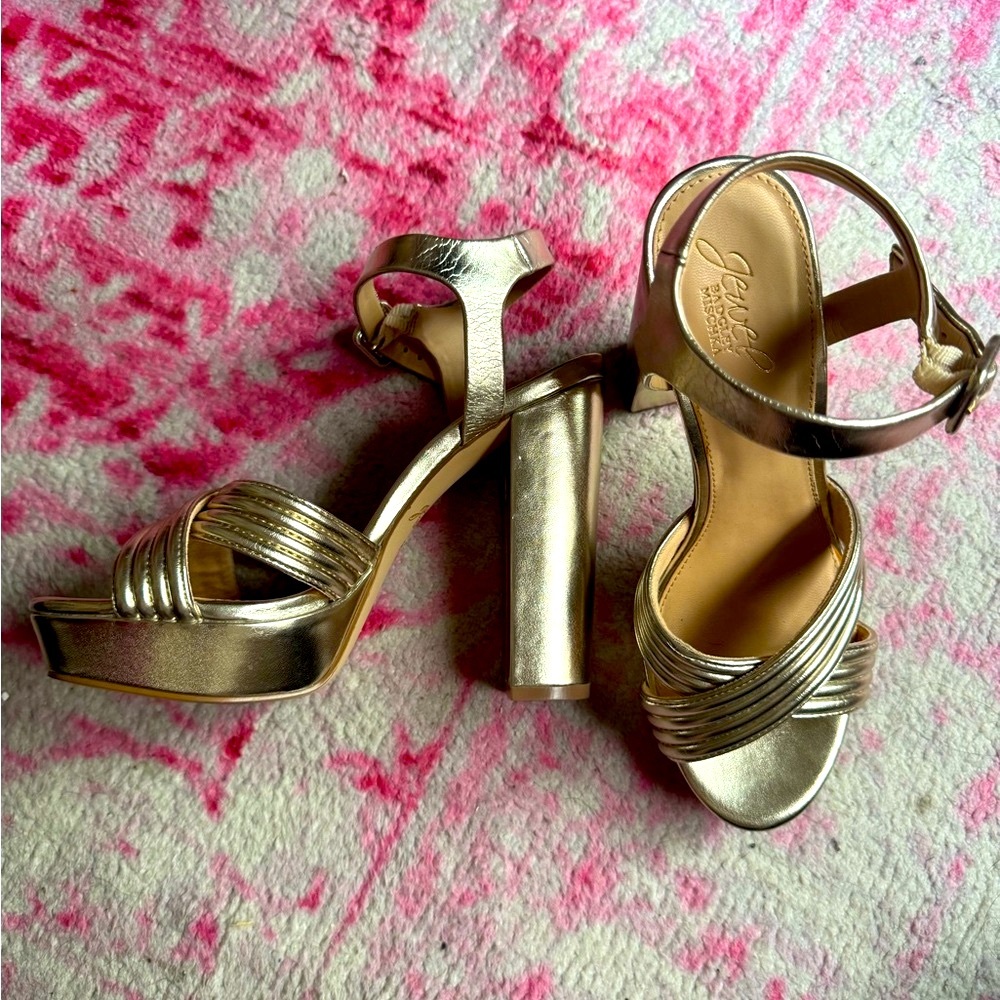 Jewel Badgley Mischka platform gold heels size 8.5